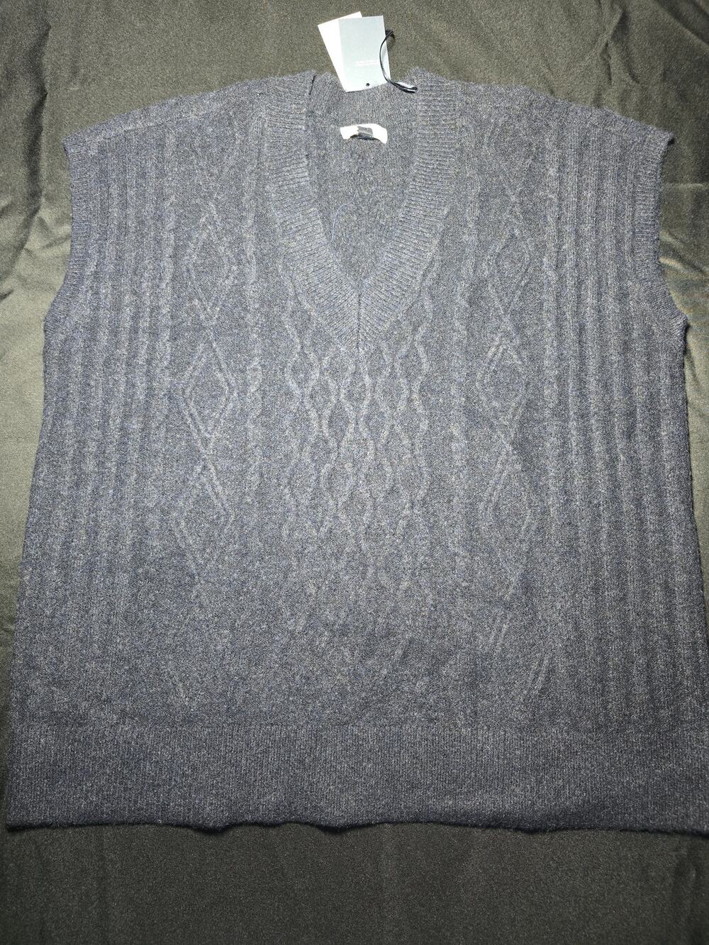 Universal Thread Women's Navy Cable Knit Sweater Vest V-Neck Oversized
